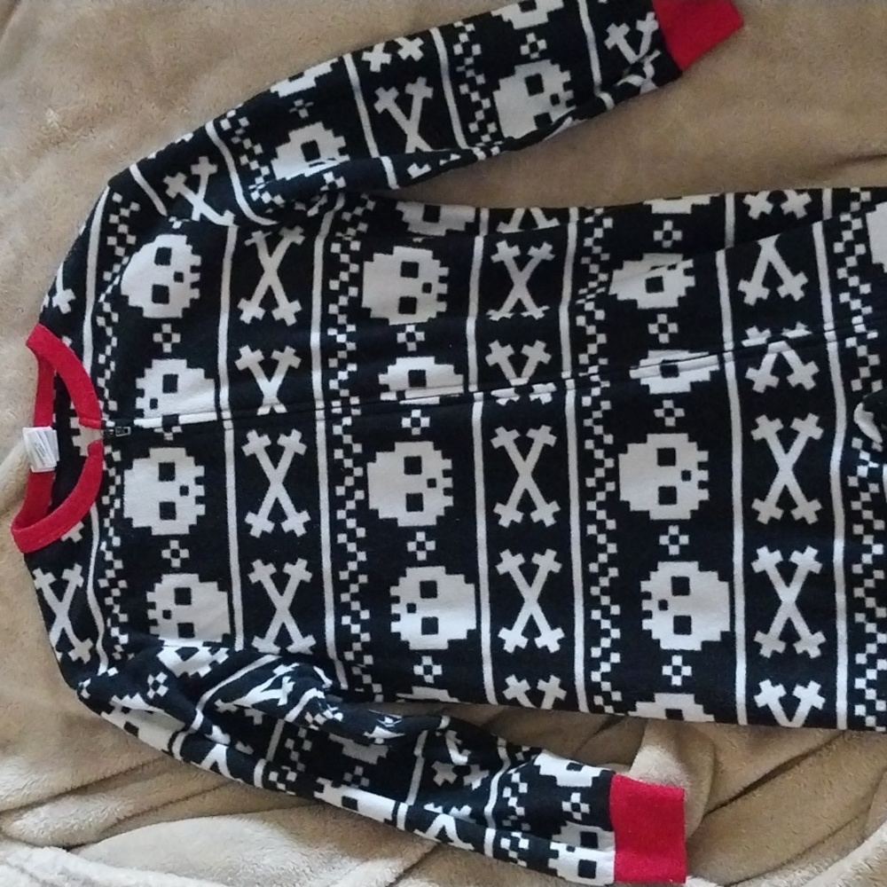 Skull and crossbones sleeper